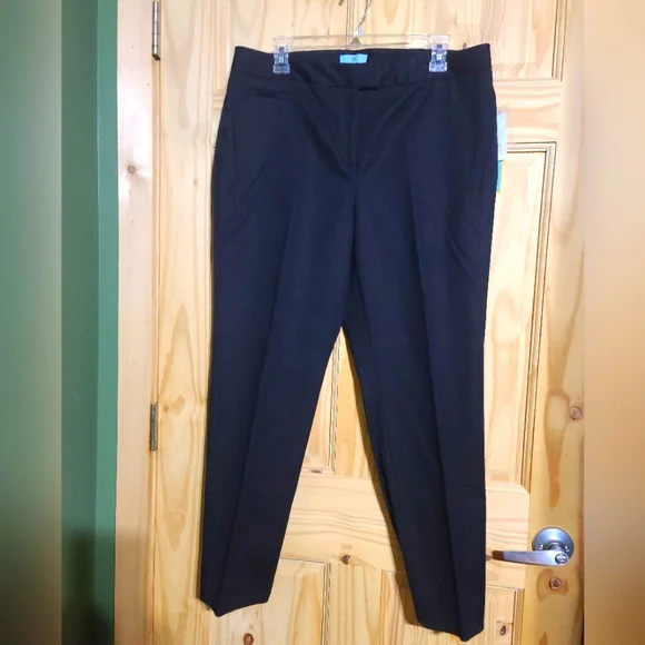 **Brand new** black, cropped pants - Picture 1 of 3